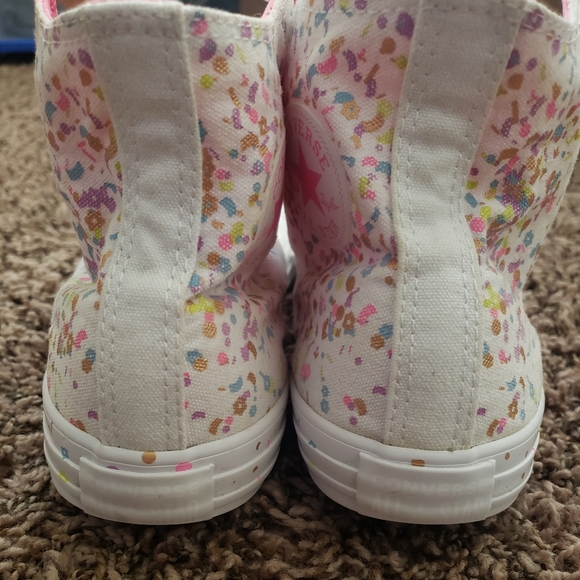 Girls Converse - Picture 3 of 5